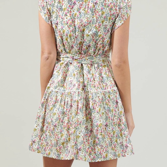 Arvine Floral Pleated Mini Dress with belt by Sugarlips - Picture 5 of 6